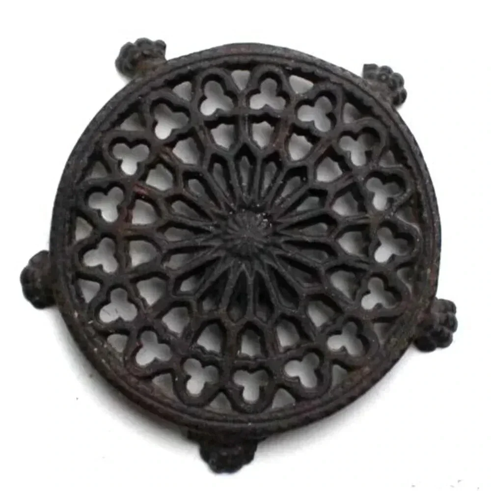 Vintage Antique CAST IRON FOOTED TABLE POT Pan Kitchen TRIVIT Ornate Primitive